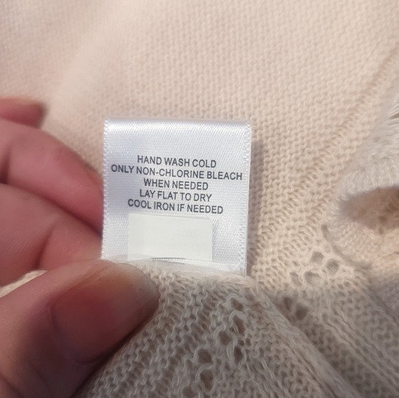 Signature Cardigan Sz L - Picture 9 of 9